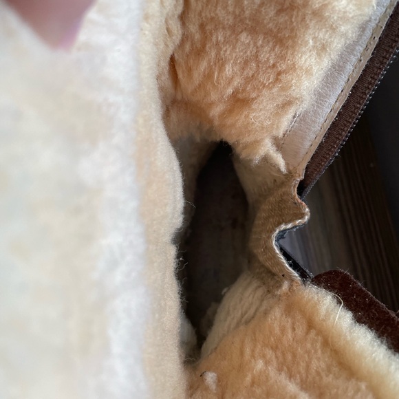 UGG Bandon Gore-Tex Leather and Vibram Soles Boots size 7 - Picture 8 of 9